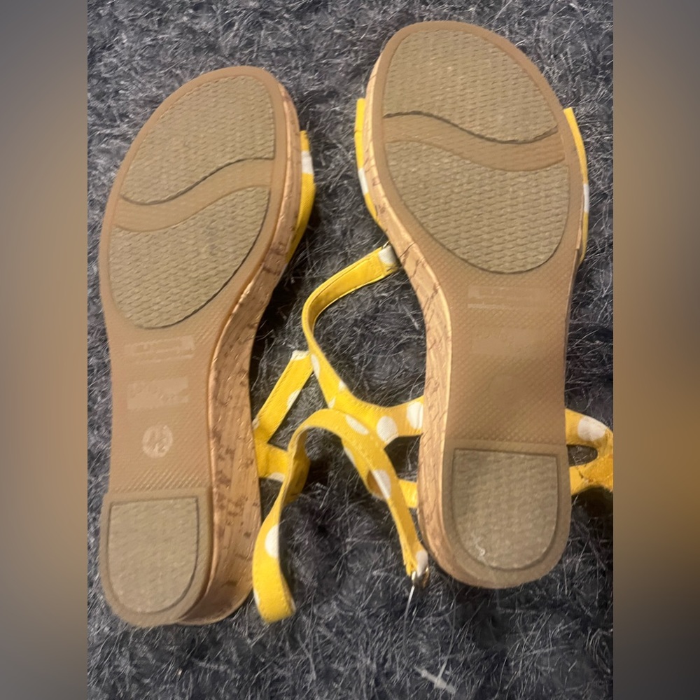 Y2k Yellow & White Polka Dot Wedge Sandals! - Picture 7 of 16
